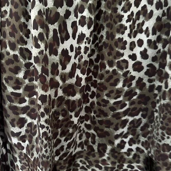 Sen Green Asymmetrical Hem Skirt - Picture 2 of 3